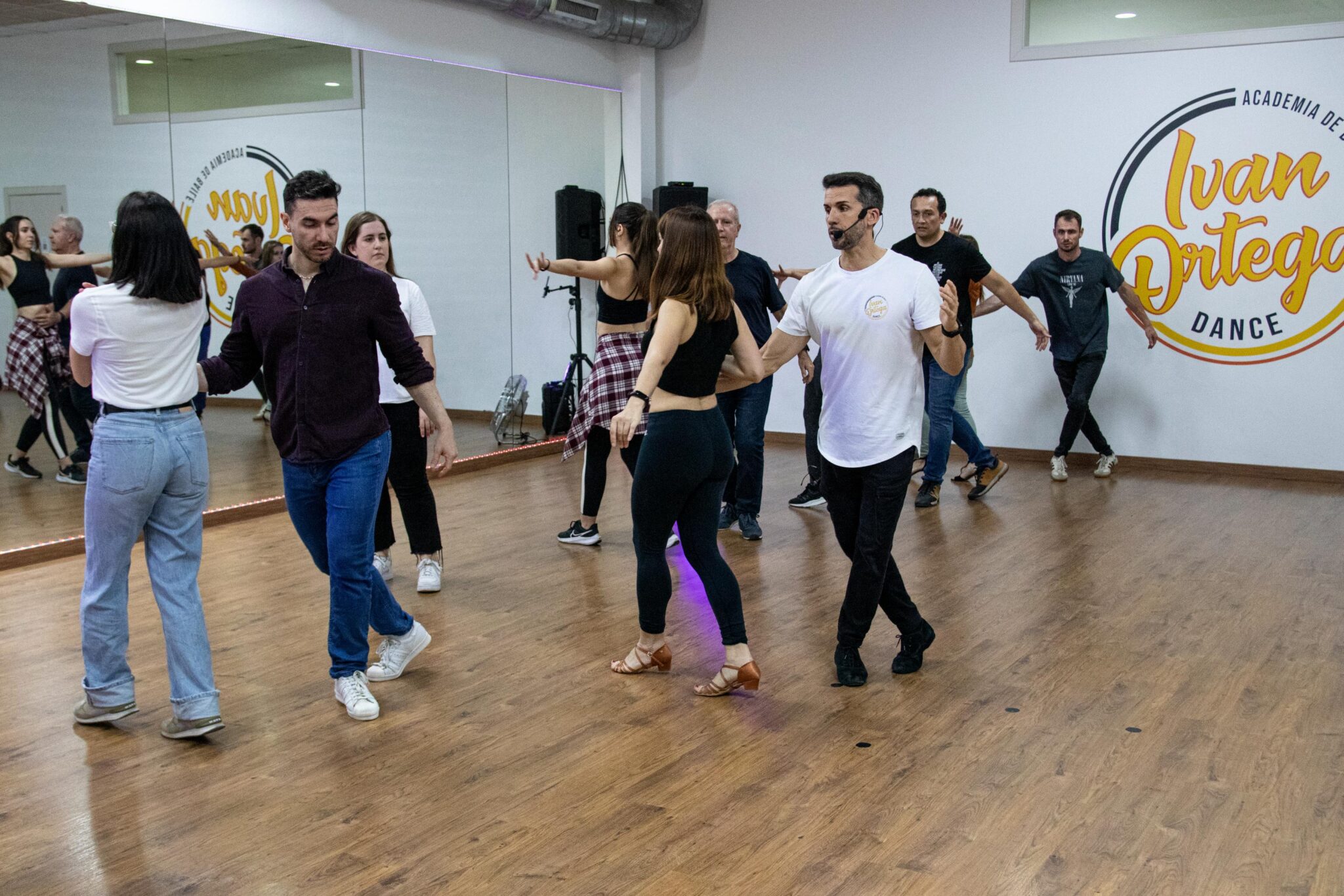 Ofrecemos alquiler de sala para clases de baile en Valencia - Ivan ...